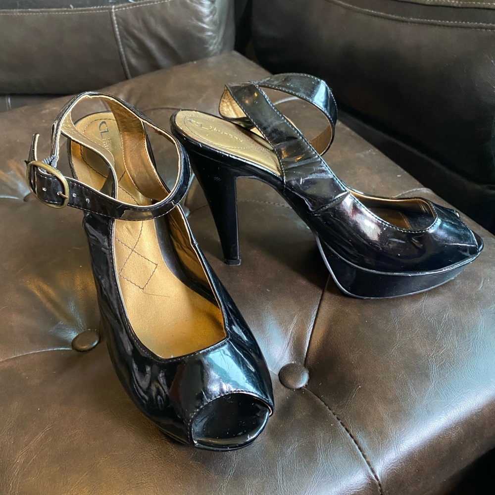 CL By Laundry size 8 pre-loved platform